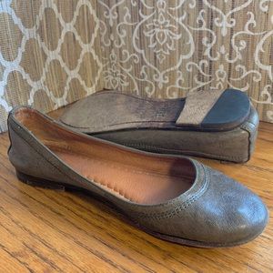 Frye Carson Flat Cushioned Leather Rubber Heel 5.5